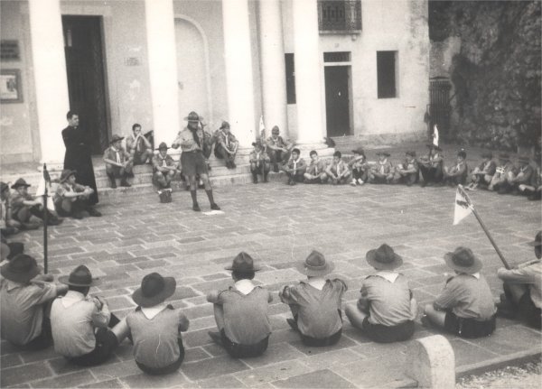 14.10.1961_ Gruppo TV2, Madonna del Covolo. Spiegazione del grande gioco che durer tutto il giorno, dopo i passaggi.